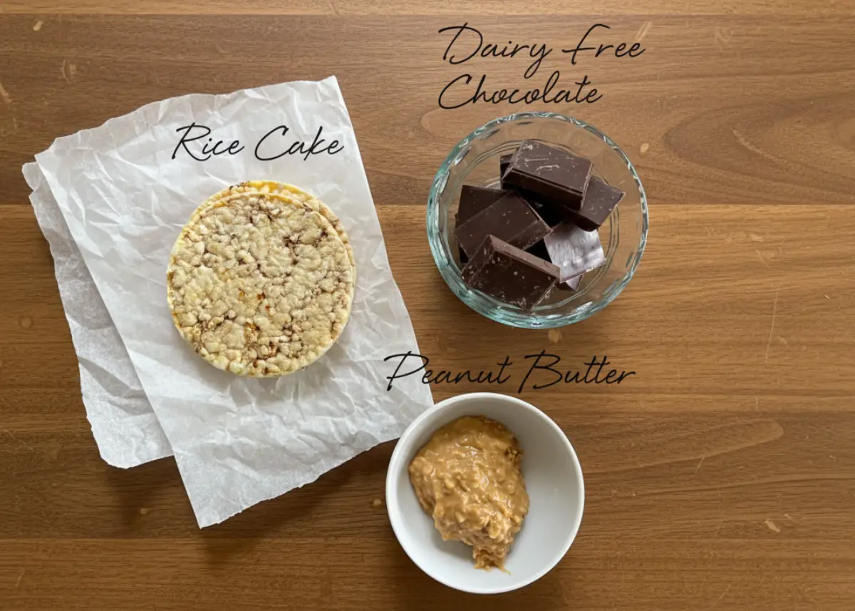 ingredients for mini chocolate rice cakes with nut butter: mini rice cakes, peanut butter, dark chocolate